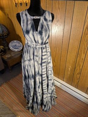 REMA Aparellel Sleeveless Navy and White Tie-Dye Marie Maxi SwingDress with Belt